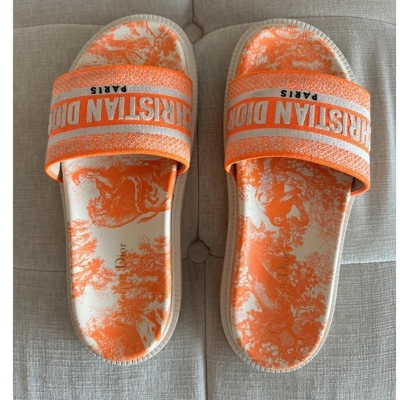 Dway slide in orange - Picture 6 of 9